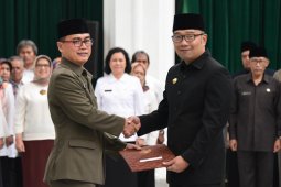 Hasil seleksi terbuka, Berli Hamdani dilantik jadi Kadinkes Jabar
