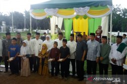Hujan deras "paksa" ustadz berhenti ceramah di rumah dinas bupati