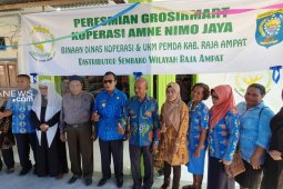 Bupati Raja Ampat resmikan koperasi