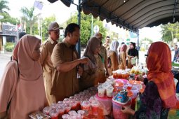Tim gabungan periksa sampel makanan Pasar Ramadhan