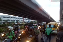 Gojek-Grab Jakabaring dan ACT Sumsel berbagi takjil