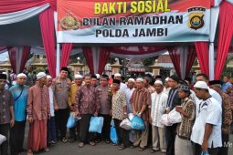 Kapolda Jambi berikan bingkisan untuk 400 marbot