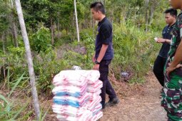 Satgas pamtas amankan ratusan kilogram gula pasir selundupan