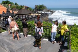 Kunjungan wisatawan menurun akibat tiket pesawat naik