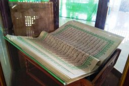 Koleksi Alquran besar di Masjid Biak jadi objek ngabuburit Ramadhan