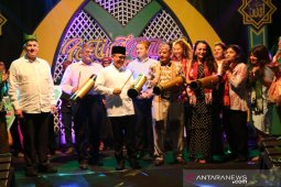 Rombongan wisata AS terpikat festival patrol Ramadhan Banyuwangi