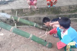 Anak Pangkalpinang gemar bermain "meriam bambu" saat  Ramadhan
