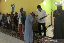 Telkomsel serahkan donasi ke pesantren di NTT lewat "Roadshow Ramadhan"