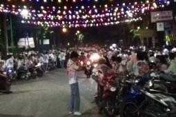 Siswa merasakan konvoi kelulusan sekolah malam hari lebih berkesan