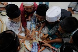 Tradisi megibung muslim Bali