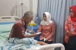 Wali Kota Mojokerto jenguk warga kurang mampu