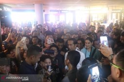 Presiden Jokowi sapa warga Bali dan wisatawan di "Beach Walk"