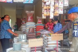 Pemkab Landak gelar operasi pasar