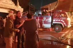 Sehari sebelum Waisak, kelenteng di Kota Probolinggo terbakar diduga karena lilin