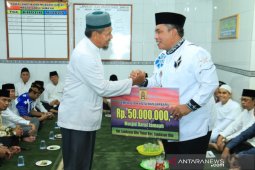 Wali Kota serahkan sumbangan masjid Rp50 juta