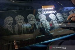 Dari seni ukir kaca pemuda Tulungagung raup penghasilan belasan juta