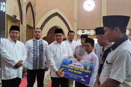 Safari ramadhan  tiga BUMN santuni seribu anak yatim di Sarolangun