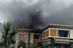 Saksi mata: Awal api membakar kantor Pemkab Pringsewu berasal dari AC