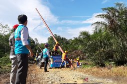 Bupati Paulus dukung Program Listrik Desa PLN