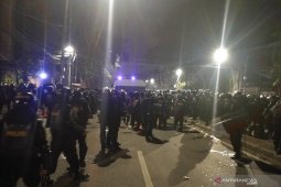 Massa aksi ricuh saat ini terkonsentrasi di Jalan Wahid Hasyim arah Sabang