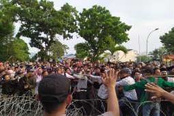 Aksi 22 Mei di Bawaslu Sumatera Utara sempat ricuh