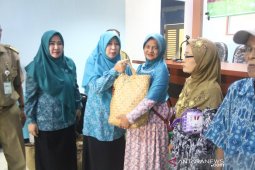 Seribu paket sembako dibagikan