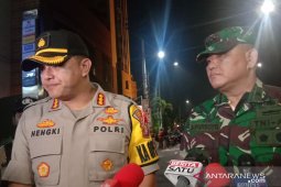 Aparat gabungan halau massa melalui pendekatan persuasif