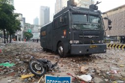 Massa rusuh di Gedung Bawaslu dibubarkan