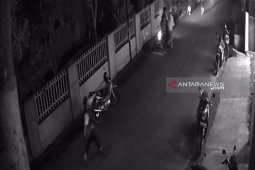 Hati-hati ke luar malam di Barabai, ada teror pria misterius berparang