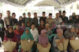 Ramadan peduli, KAHMI dan HMI Kandangan lakukan kegiatan sosial