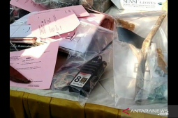 Ada logo partai barang bukti alat komunikasi pelaku ricuh Jakarta