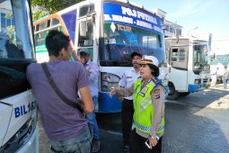 Polisi Kalsel akan langsung mengandangkan bus tak laik jalan