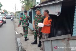 Koramil 1007-03/Banjarmasin Barat bagikan takjil ke masyarakat