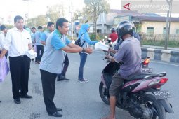 Bank Kalsel bagikan bukaan gratis bagi pengguna jalan