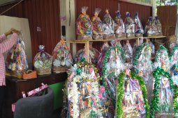 Pesanan langganan jadi andalan produsen parcel di Jambi