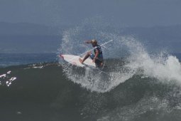 Kejuaraan selancar dunia "Carona Bali Protected"
