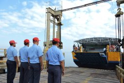 Jadwal layanan kapal feri Situbondo-Madura ditambah (Video)