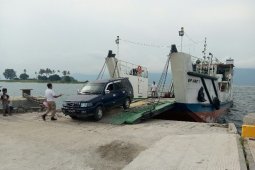 Aktivitas penyeberangan di Danau Toba masih normal
