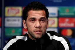 Alves gantikan Neymar sebagai kapten tim Brazil  di Copa America