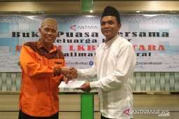 Keluarga besar Antara Kalbar buka bersama Lazismu