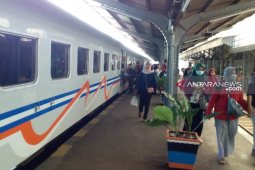 Arus mudik di Stasiun Jember masih didominasi penumpang KA lokal
