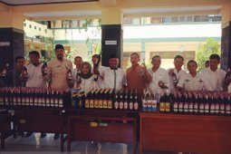 Satpol PP Tangerang sita miras hasil penggerebekan