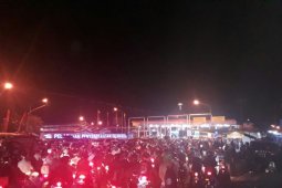 Malam hari, pemudik padati Pelabuhan Gilimanuk