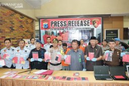Polres Tanah Bumbu meringkus empat pelaku penipuan daring