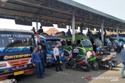 Tarif angkutan umum di terminal Cianjur naik 35 persen