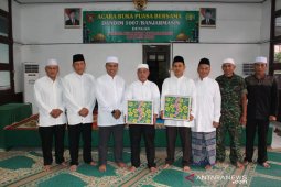 Kodim dan Kalsel Peduli bagikan takjil