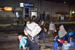 Arus mudik di Stasiun Madiun
