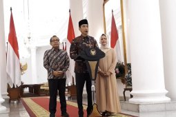 Presiden ajak rakyat Indonesia berdoa untuk Ani Yudhoyono.
