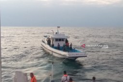 Basarnas selamatkan 13 nelayan di Laut Sawu