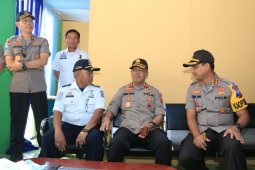 Kabaharkam Polri tinjau arus mudik di Terminal Purabaya